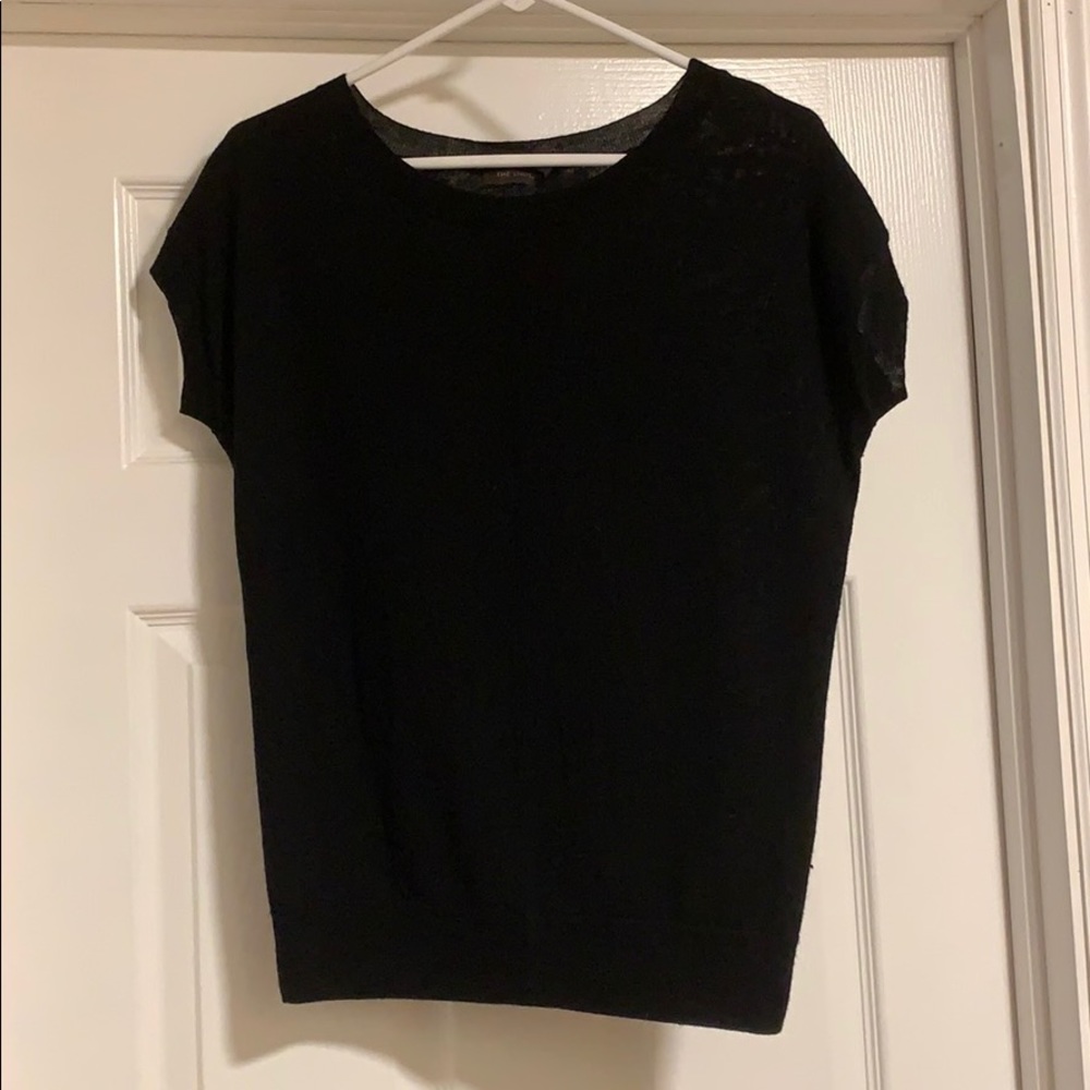 Short sleeve sweater top